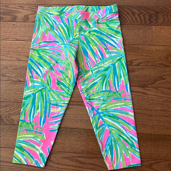 Lilly Pulitzer Other - NWOT Lilly Pulitzer Pink and Green Leaf Print Capri Leggings. Size XL (Kids)